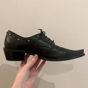 John Fluevog Pointy Toe Black Oxford (8 but fit like 7.5)